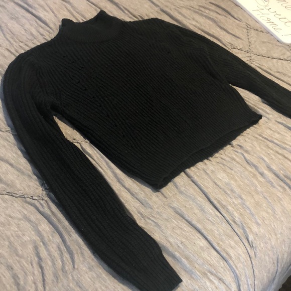 Black crop top sweater - Picture 2 of 4